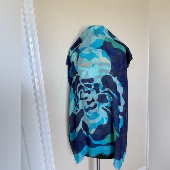 VERA BRADLEY Scarf 2 for $22 ❇️ - Picture 6 of 6